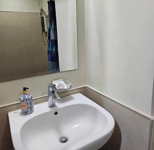 Persimmon Tower 3 With Pool Apartment *