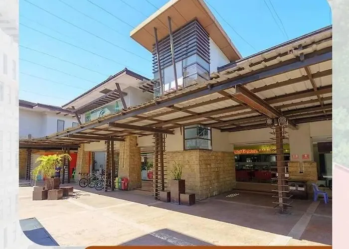Persimmon Tower 3 With Pool Apartment